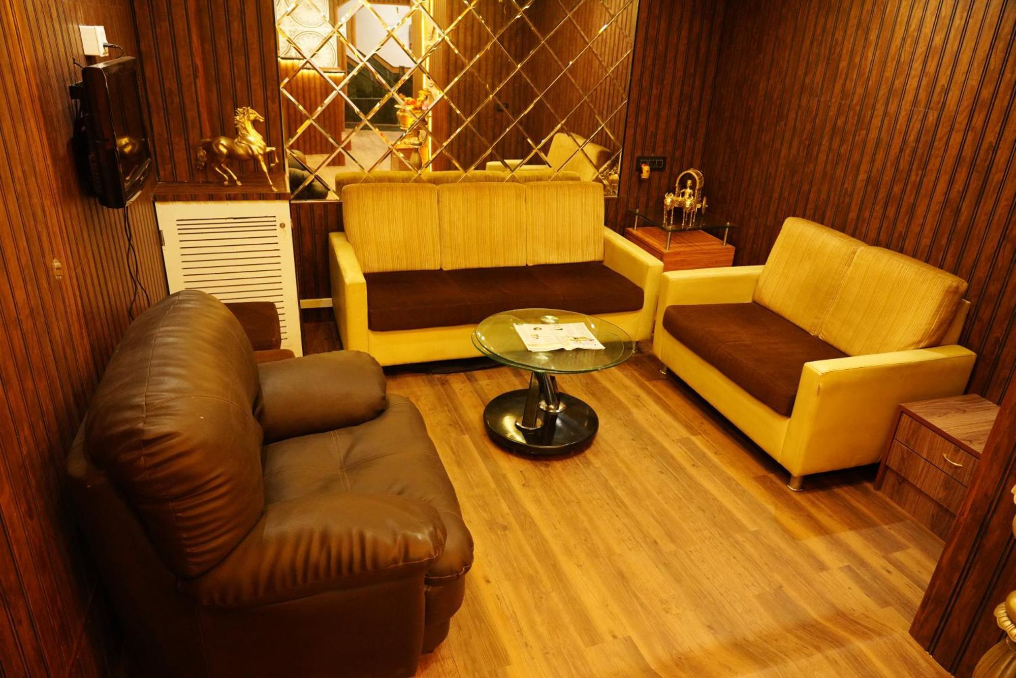 Hotel Padma Krishna 浦那 外观 照片