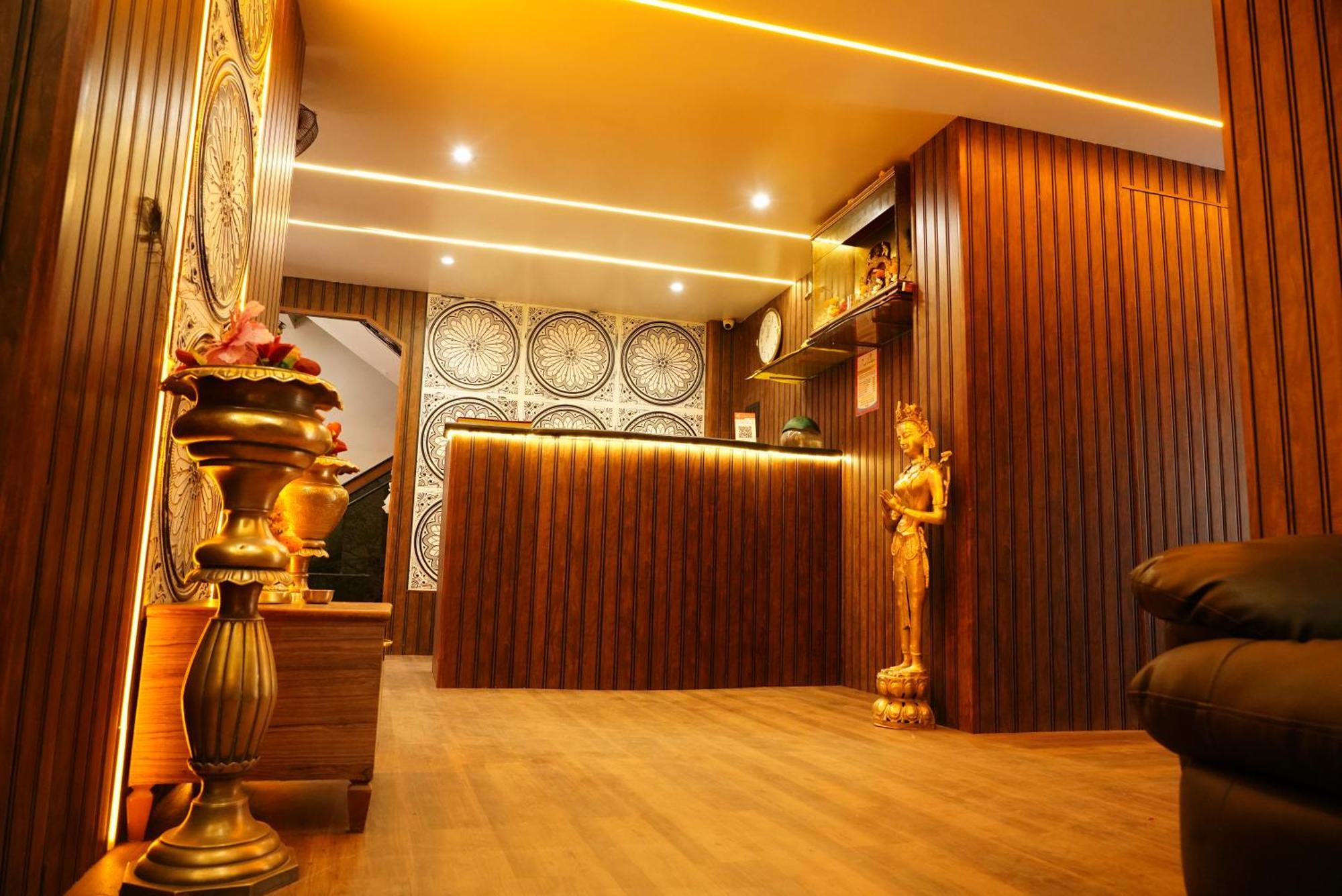 Hotel Padma Krishna 浦那 外观 照片