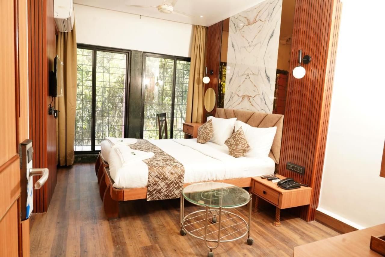 Hotel Padma Krishna 浦那 外观 照片